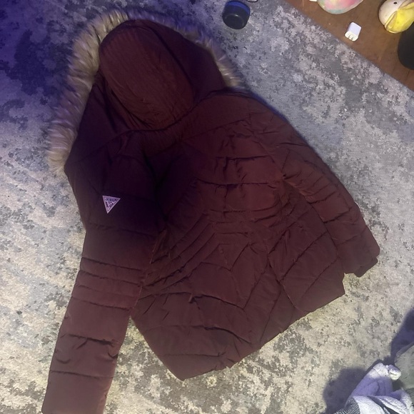 Guess Maroon Puffer Jacket with Faux Fur Trim - Picture 4 of 4